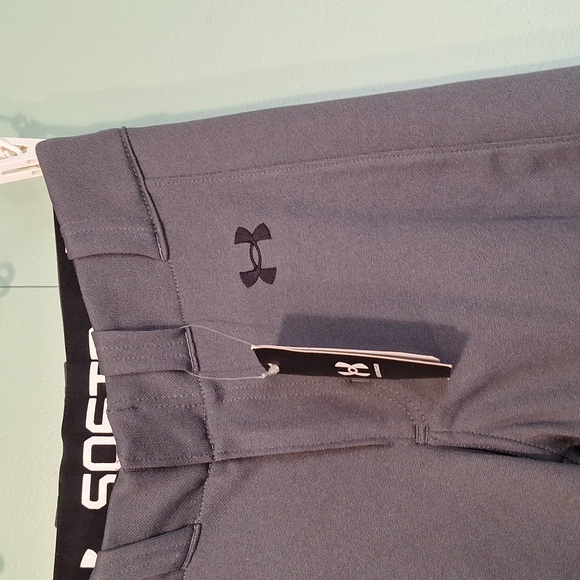 Nwt Under Armour Girls Gray Softball Cropped Pant Size Medium - Picture 2 of 6